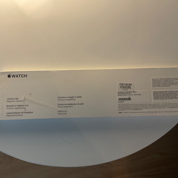 Apple Watch Leather Link 45mm ML813AM/A Midnight - Picture 3 of 5